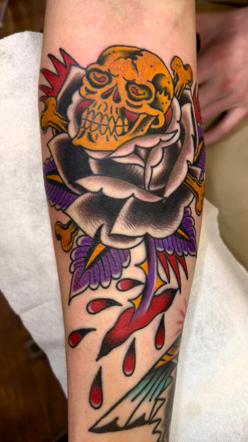 Traditional skull and rose (Black Rose of Death) tattoo Bold colorful traditional black rose and skull tattoo